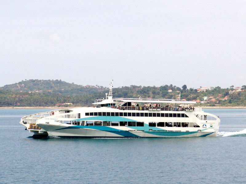 Nesta segunda-feira, 07 de junho, os ferries à disposição da operação são: Zumbi dos Palmares, Pinheiro, Rio Paraguaçu, Ivete Sangalo e Anna Nery. O movimento é intenso para veículos e tranquilo para pedestres no terminal Bom Despacho. Em São Joaquim, o fluxo é tranquilo para veículos e pedestres. A partir do Terminal São Joaquim, os horários de saída são: 05h, 6h, 8h, 10h, 11h, 12h, 14h, 16h, 17h, 18h, 19h30, 20h30 e 21h30; e a partir do Terminal Bom Despacho, 05h, 6h, 8h, 9h, 10h, 12h, 13h, 14h, 16h, 17h, 18h, 19h30, 20h30 e 21h30. #ferryboatsalvador #ferryboat #ferryboats #ferryboatitaparica #filadoferry #ferrysalvador #ilhadeitaparica #ilhadeitaparicabahia #itaparica #salvador #nordeste #bahia #salvadorbahia #ilheus #brasil #salvador #salvadorbahia #bahiatopoficial #funcionamentodoferryboat #sdvbrasil #sdvgeral